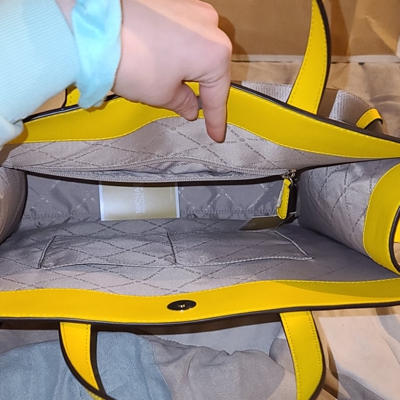 Michael Kors Kenly Purse - Picture 2 of 7